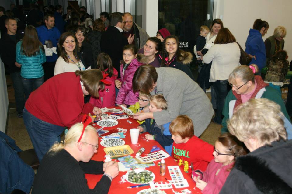 Jingle on the Green Crafts