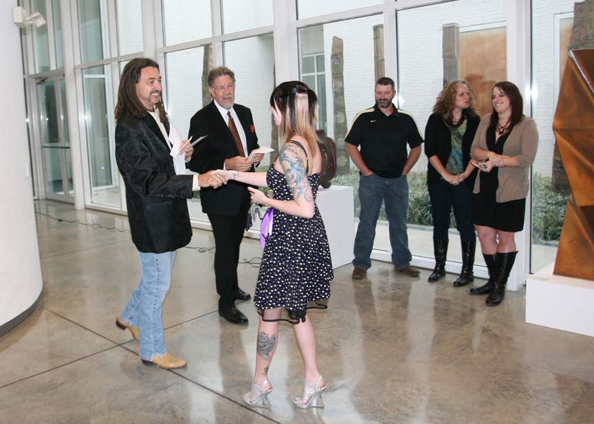 Awards presentation at the "2012 Student Art Exhibition."